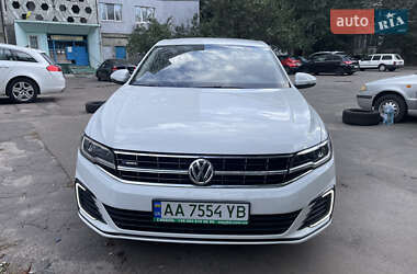 Седан Volkswagen e-Bora 2019 в Киеве