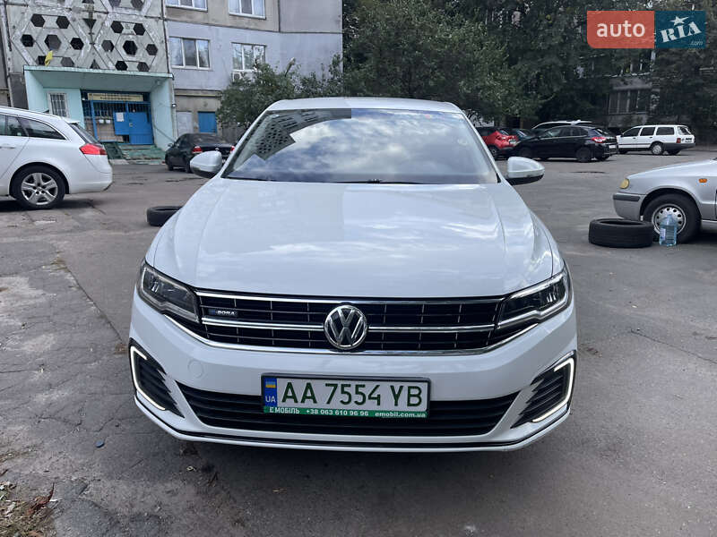 Volkswagen e-Bora 2019