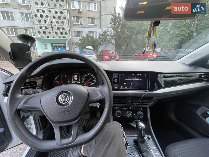 Седан Volkswagen e-Bora 2019 в Киеве