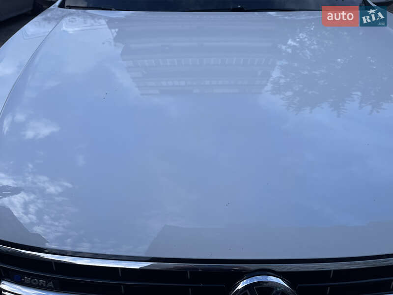 Седан Volkswagen e-Bora 2019 в Киеве