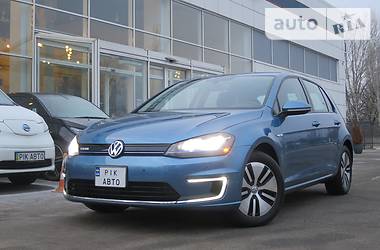 Хетчбек Volkswagen e-Golf 2015 в Києві