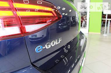 Хэтчбек Volkswagen e-Golf 2017 в Киеве