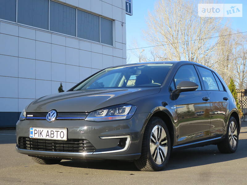 Хетчбек Volkswagen e-Golf 2017 в 