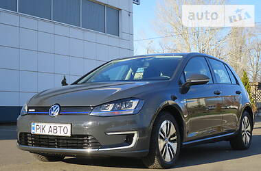 Хетчбек Volkswagen e-Golf 2017 в 