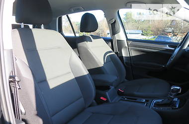 Хетчбек Volkswagen e-Golf 2017 в 