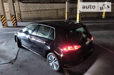Хетчбек Volkswagen e-Golf 2016 в 