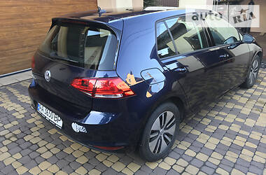 Хетчбек Volkswagen e-Golf 2016 в 