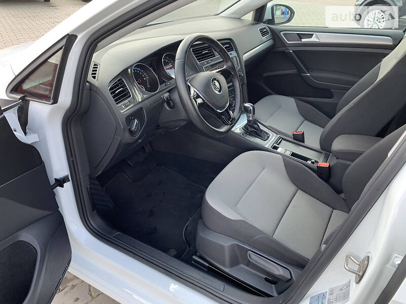 Хетчбек Volkswagen e-Golf 2016 в Хмельницькому