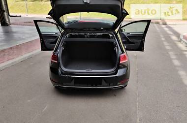 Хетчбек Volkswagen e-Golf 2017 в 