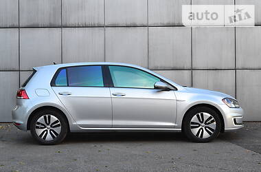 Хетчбек Volkswagen e-Golf 2016 в Києві