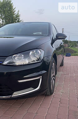 Хетчбек Volkswagen e-Golf 2015 в Покровську