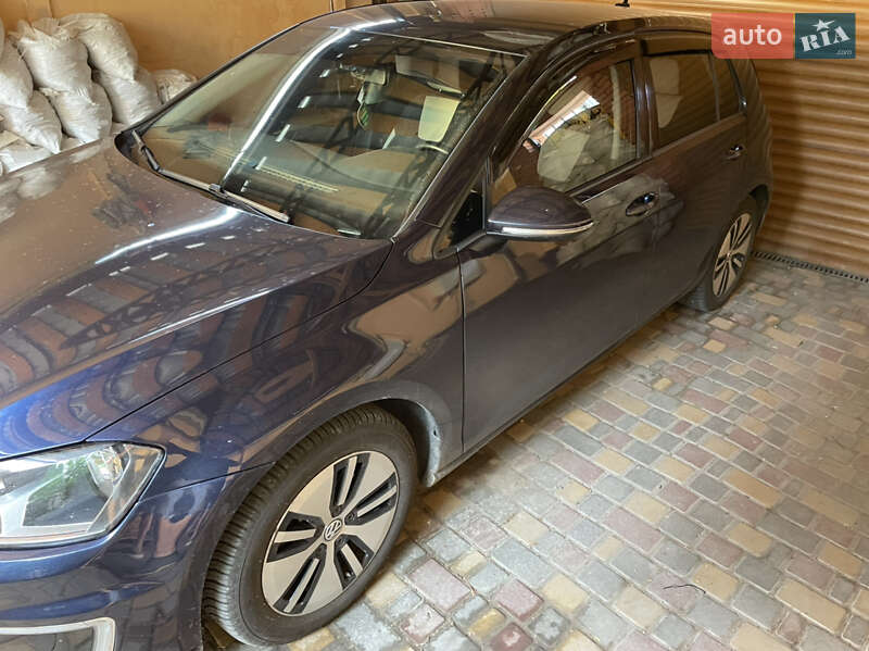 Хетчбек Volkswagen e-Golf 2016 в Одесі
