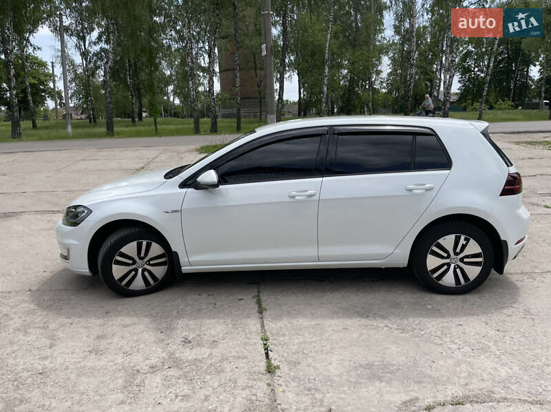 Хэтчбек Volkswagen e-Golf 2017 в Сумах