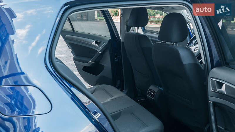 Хэтчбек Volkswagen e-Golf 2019 в Ужгороде