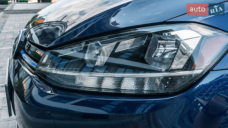 Хэтчбек Volkswagen e-Golf 2019 в Ужгороде