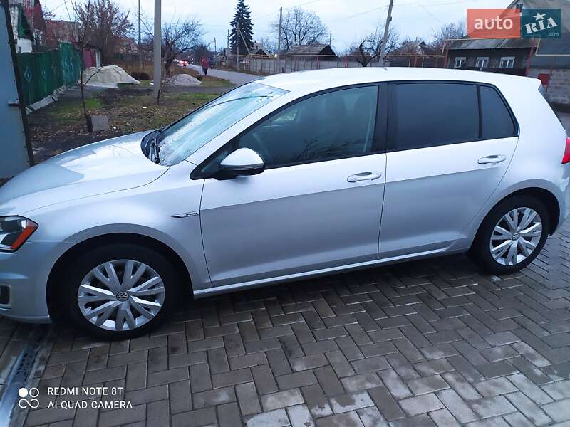 Хэтчбек Volkswagen e-Golf 2014 в Мукачево
