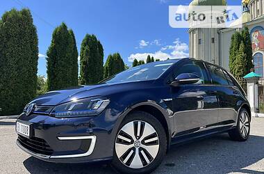 Хетчбек Volkswagen e-Golf 2015 в Дубні