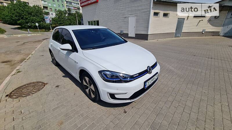 Хэтчбек Volkswagen e-Golf 2017 в Черновцах
