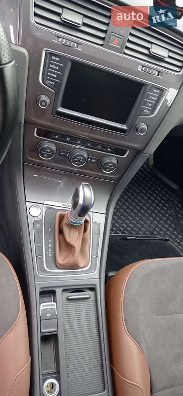 Хетчбек Volkswagen e-Golf 2016 в Жовкві