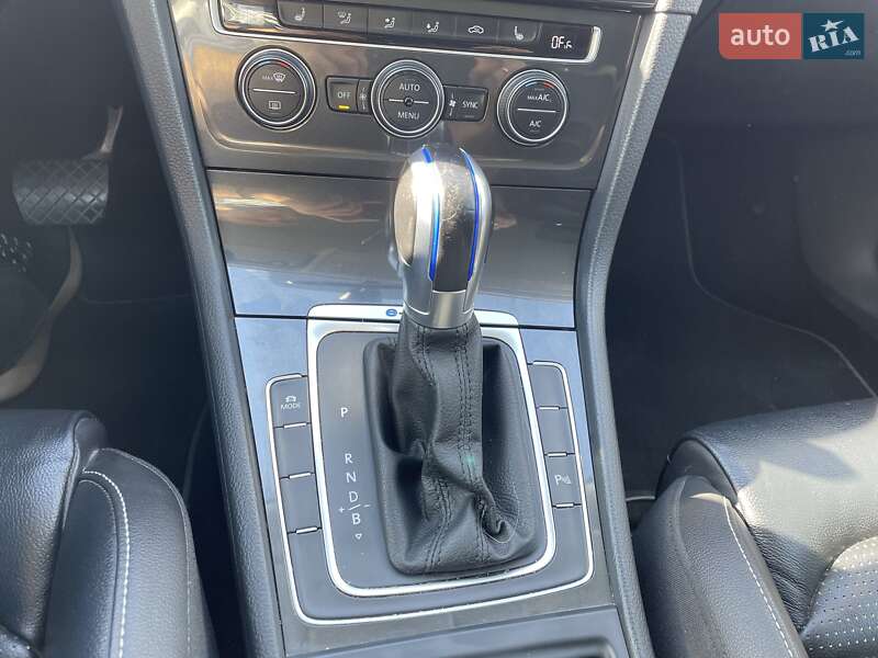 Хэтчбек Volkswagen e-Golf 2018 в Хмельницком