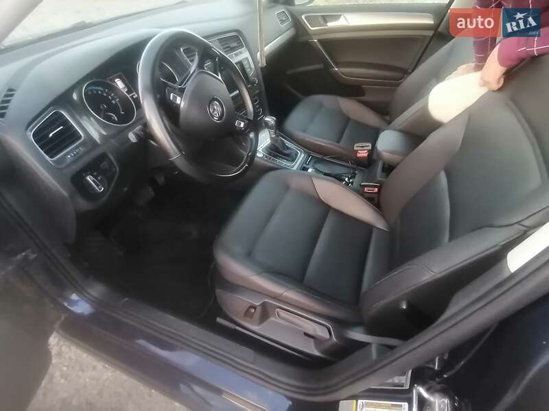 Хэтчбек Volkswagen e-Golf 2014 в Виннице