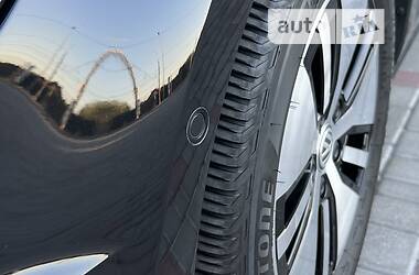 Хетчбек Volkswagen e-Golf 2018 в 