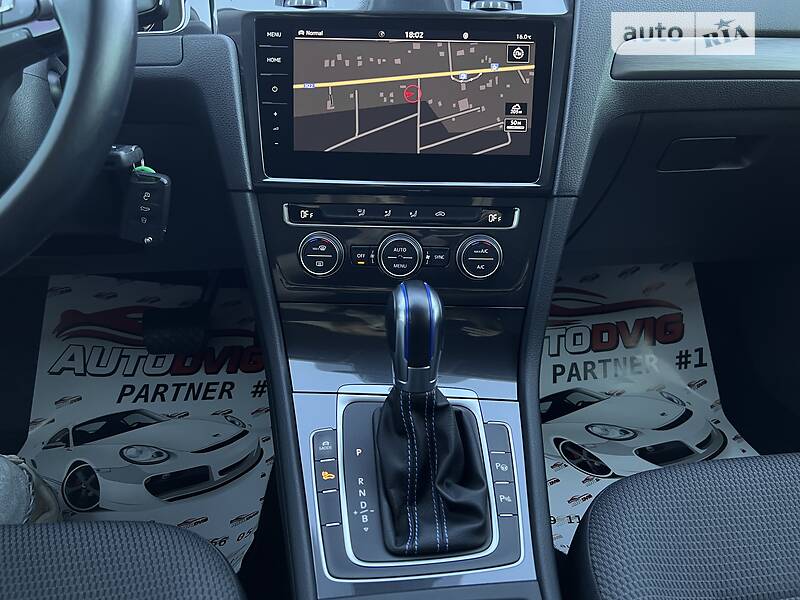 Хэтчбек Volkswagen e-Golf 2018 в Луцке