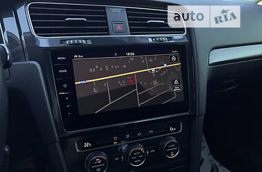 Хетчбек Volkswagen e-Golf 2018 в 