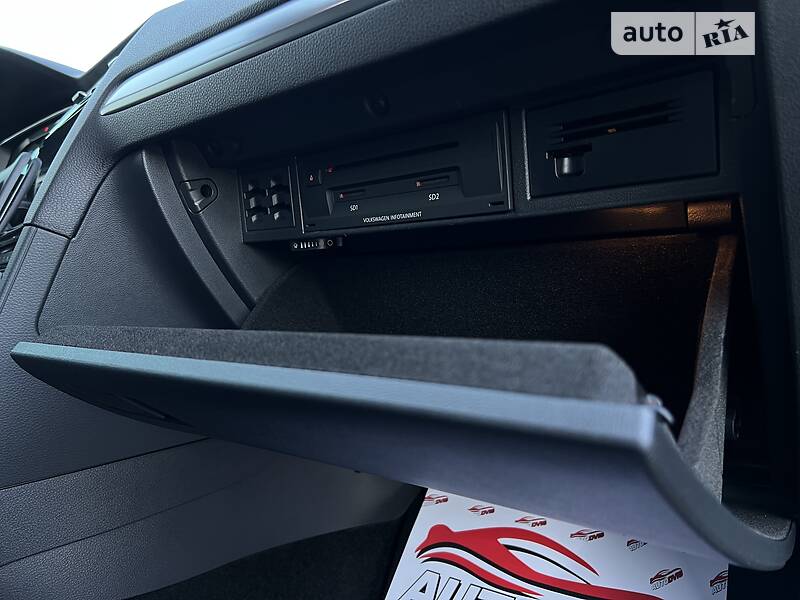 Хэтчбек Volkswagen e-Golf 2018 в Луцке