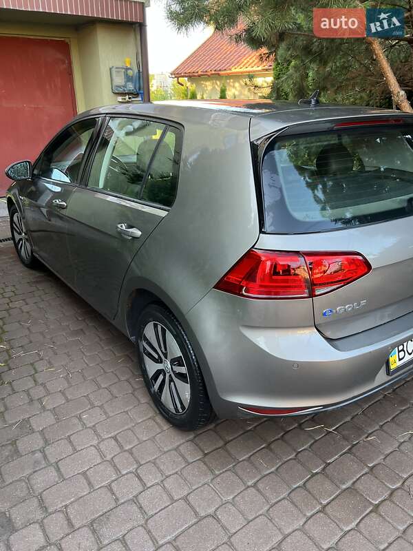 Хэтчбек Volkswagen e-Golf 2016 в Львове