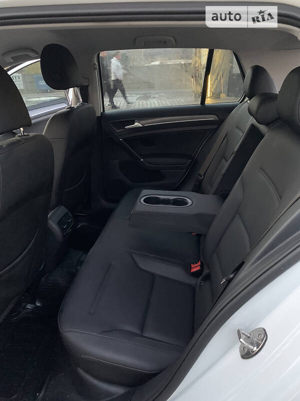 Хэтчбек Volkswagen e-Golf 2017 в Мукачево фото 20 Хэтчбек Volkswagen e-Golf 2017 в Мукачево