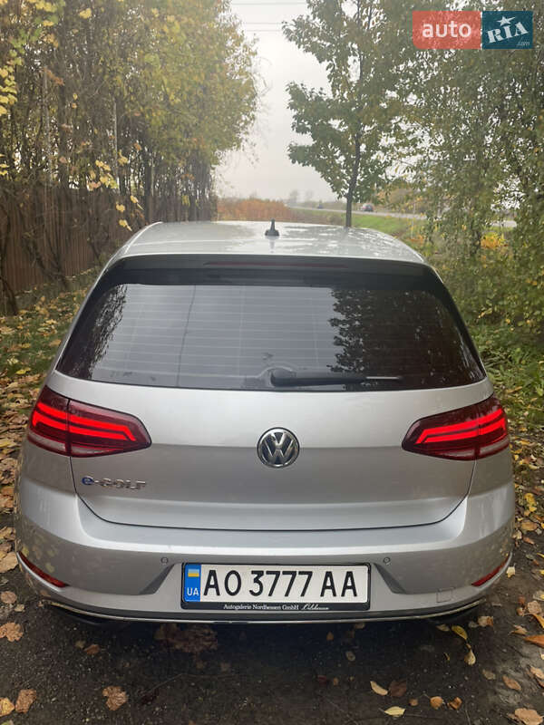 Хэтчбек Volkswagen e-Golf 2019 в Мукачево
