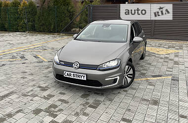 Хетчбек Volkswagen e-Golf 2015 в Стрию