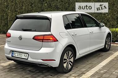 Хэтчбек Volkswagen e-Golf 2017 в 