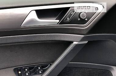 Хэтчбек Volkswagen e-Golf 2017 в 