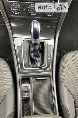 Хэтчбек Volkswagen e-Golf 2017 в 