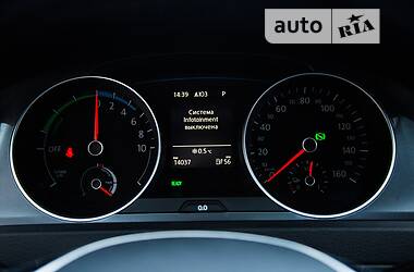 Хэтчбек Volkswagen e-Golf 2016 в 