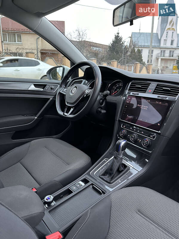 Хетчбек Volkswagen e-Golf 2018 в Мукачевому