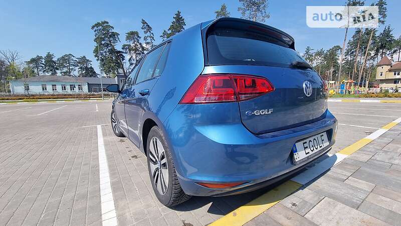 Хэтчбек Volkswagen e-Golf 2016 в Киеве