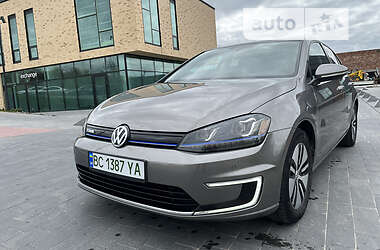 Хетчбек Volkswagen e-Golf 2015 в Городку