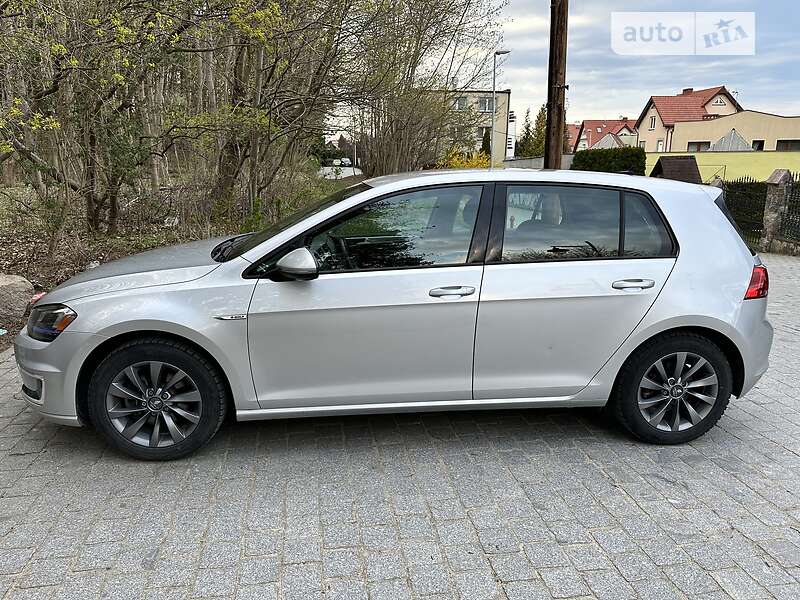 Хэтчбек Volkswagen e-Golf 2016 в Львове