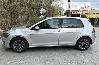 Хетчбек Volkswagen e-Golf 2016 в 