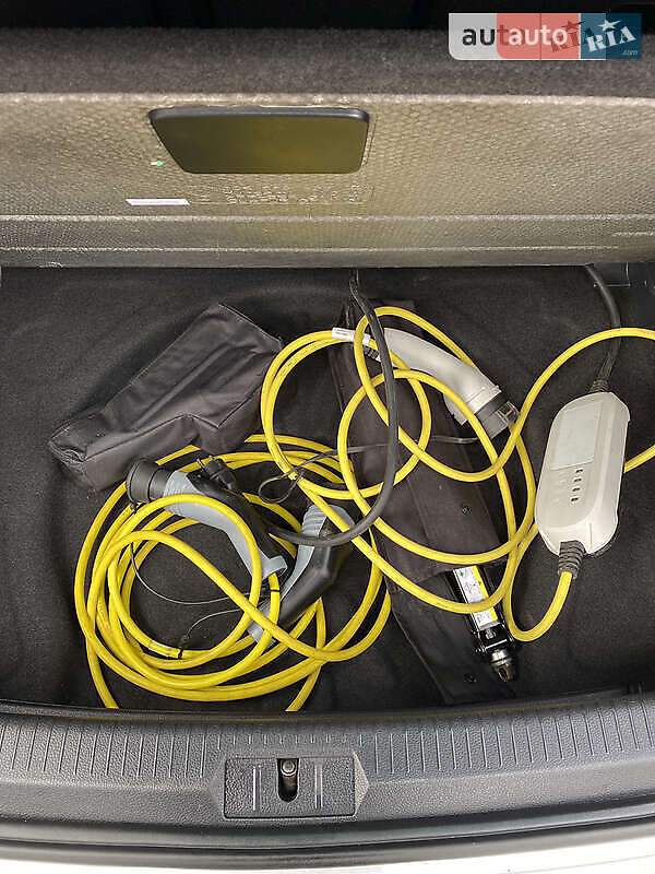 Хетчбек Volkswagen e-Golf 2015 в Хмельницькому