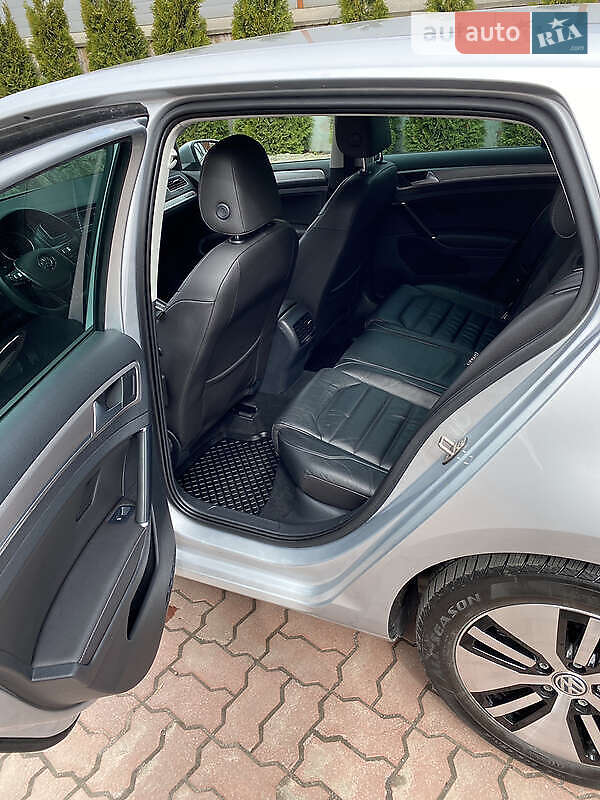 Хетчбек Volkswagen e-Golf 2015 в Хмельницькому