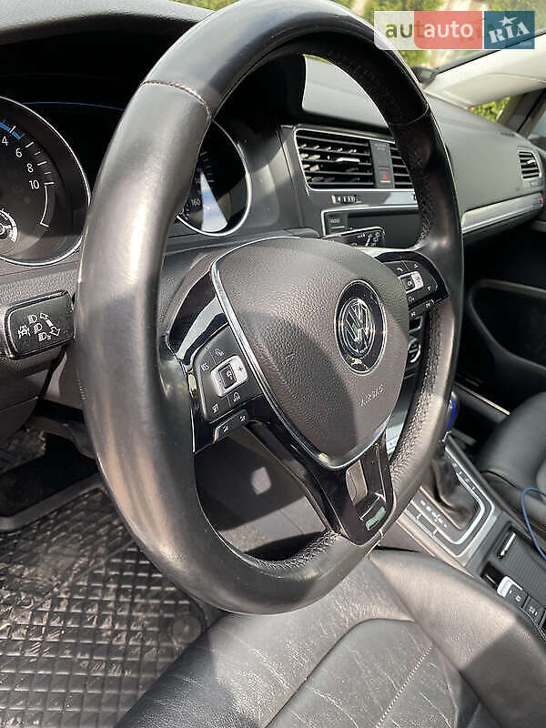 Хетчбек Volkswagen e-Golf 2015 в Хмельницькому