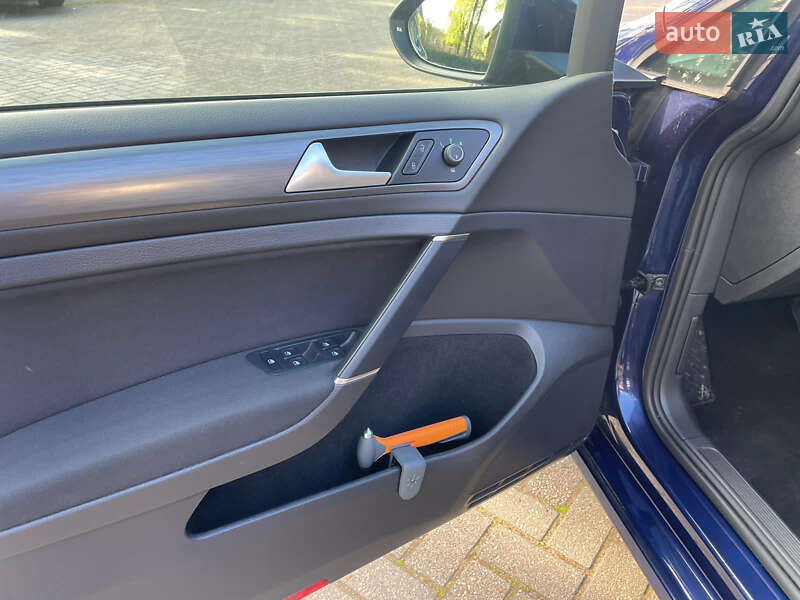 Хетчбек Volkswagen e-Golf 2018 в Шептицькому