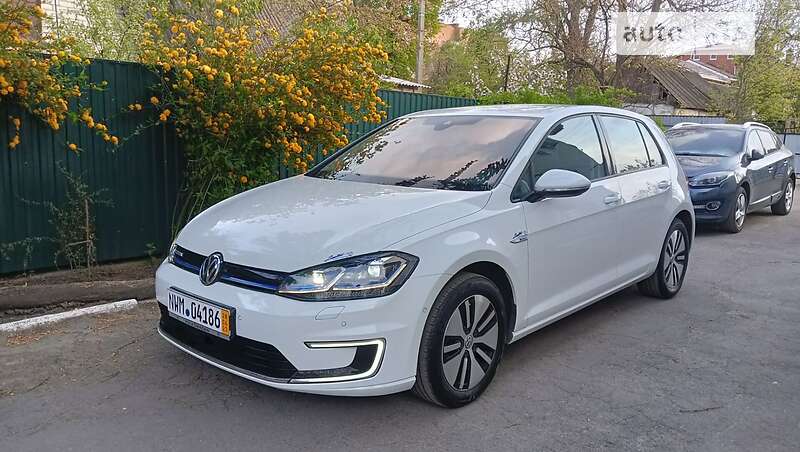 Хэтчбек Volkswagen e-Golf 2017 в Казатине