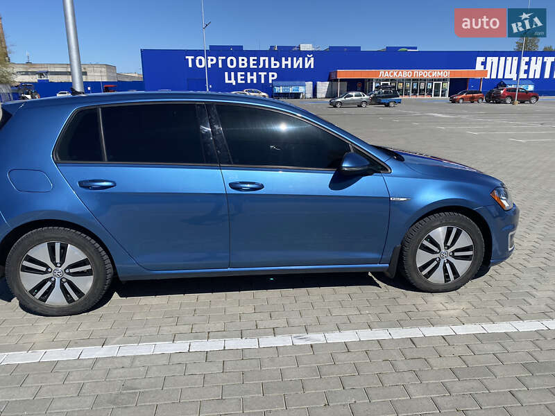 Хэтчбек Volkswagen e-Golf 2016 в Тернополе фото 3 Хэтчбек Volkswagen e-Golf 2016 в Тернополе