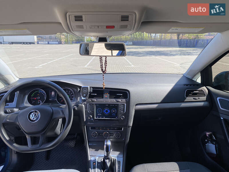 Хэтчбек Volkswagen e-Golf 2016 в Тернополе фото 25 Хэтчбек Volkswagen e-Golf 2016 в Тернополе