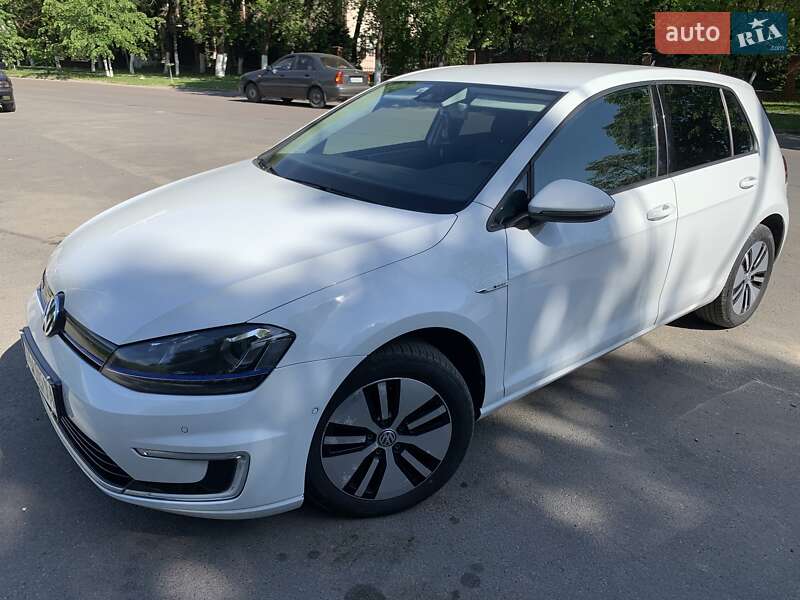 Хетчбек Volkswagen e-Golf 2014 в Ужгороді